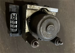 Блок ABS/АБС isuzu NMR85 NPR75 Eвро 4 8983058010