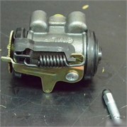 Цилиндр NQR71 NQR75 NPR75 Тормозной Задний Правый 8973588810 89735-88810