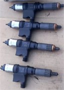 Форсунка топливная isuzu NPR75/NQR90 E4 8976097887 8976097887