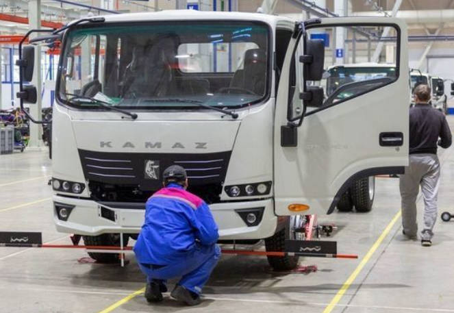 КАМАЗ Компас на сборочном конвейере